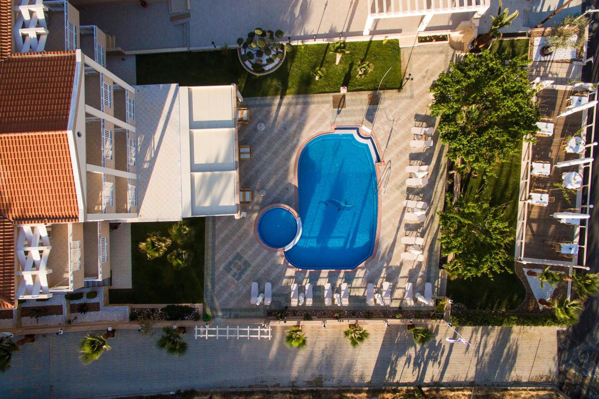 Blue View Hotel 利迈纳里亚 外观 照片